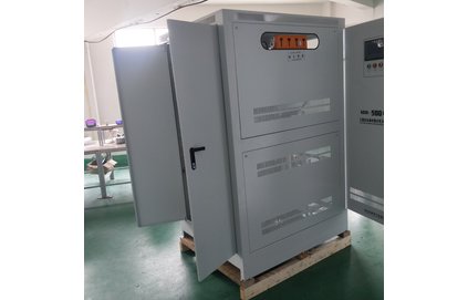 三相交流電穩(wěn)壓器